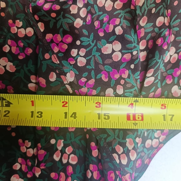 Vintage Betsey Johnson 40s Style Floral Silk Flutter Sleeve Dress Vintage Size 6 - Picture 9 of 12